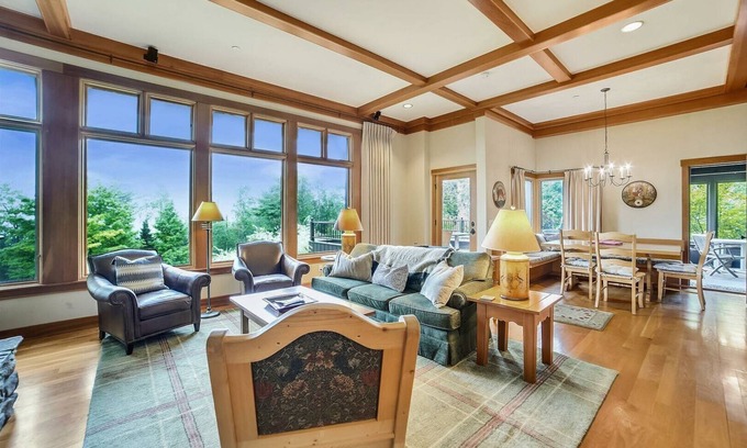 Moscow Villa | Trapp Family Luxury Villa in Stowe, 3-BRs, Sleeps 8, June 25 - July 3