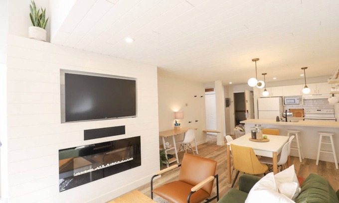 East Kootenay Condo | Trappers Delight - golf & bike paradise newly renovated in the Toby Creek Lodge.