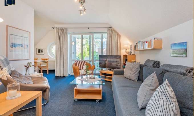 Koserow Apartment | Traumhafte Ferienwohnung 50 m von der Seebrücke in Koserow, mit Wlan und Balkon