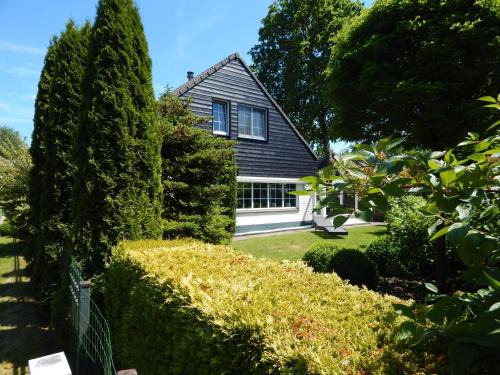 Bruinisse House | Traumhaftes-freistehendes-Ferienhaus-an-der-See-Strand-Yachthafen-W-Lan