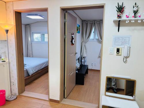 Cheongpa-dong Apartment | Travel House 2Room