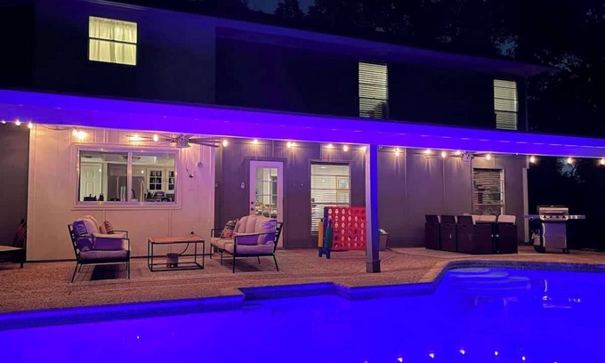 North Central Thousand Oaks House | Traveler's Delight: Grand Expedition Home (SAT)