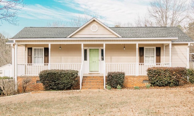 Lyman House | Traveler's Oasis with Office Space