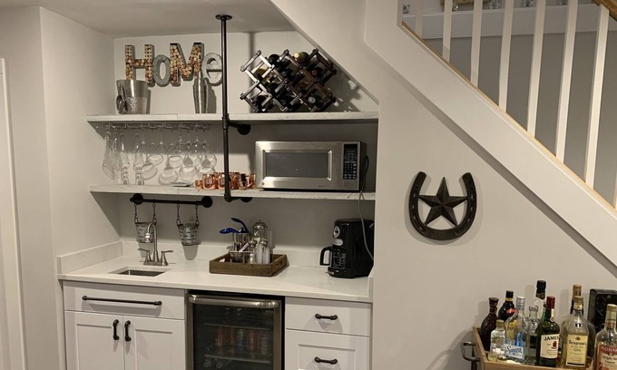 Sheboygan House | Traveling Nurses/Caddies/Corporate Room for rent in upscale neighborhood