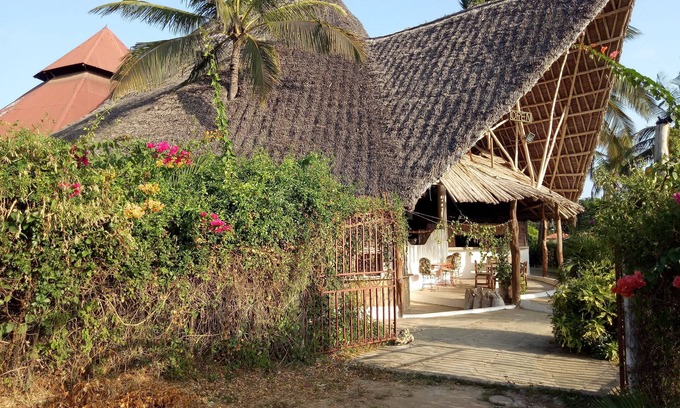 Gede Hotel | Travellers Inn Resort Malindi