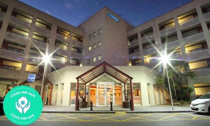 Barcelona Hotel | Travelodge Barcelona del Vallès