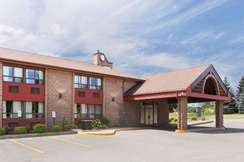 Barrie Hotel | Travelodge by Wyndham Barrie