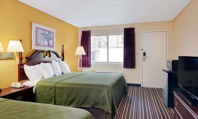 Chambersburg Hotel | Travelodge by Wyndham Chambersburg