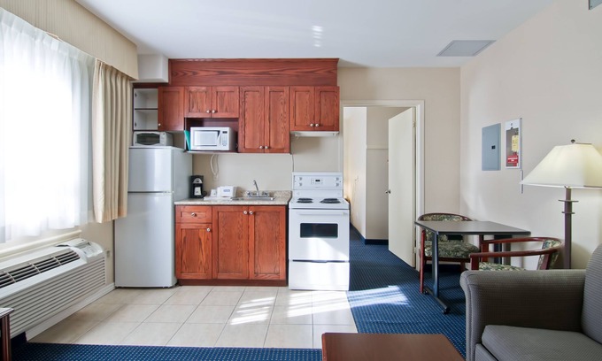 Trenton Hotel | Travelodge by Wyndham Trenton