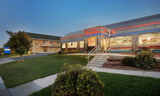 Cheyenne Hotel | Travelodge by Wyndham Cheyenne