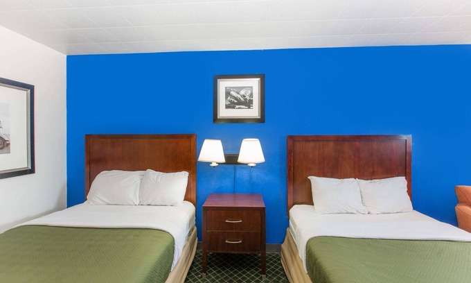 Great Bend Hotel | Travelodge by Wyndham Great Bend