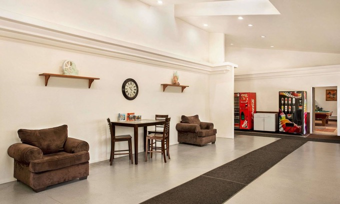Guernsey Hotel | Travelodge by Wyndham Guernsey