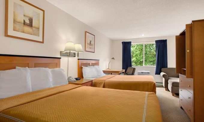 Fife Hotel | Travelodge by Wyndham Port of Tacoma WA