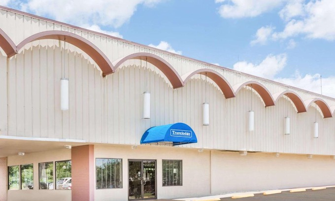 Shreveport Hotel | Travelodge by Wyndham Shreveport LA