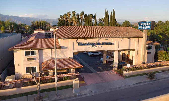 Walnut Valley Hotel | Travelodge Inn & Suites by Wyndham West Covina