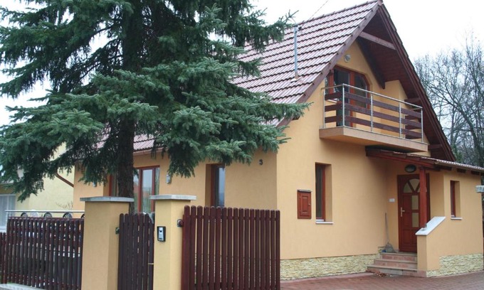 Miskolc-Tapolca Apartment | Treasure Deluxe House