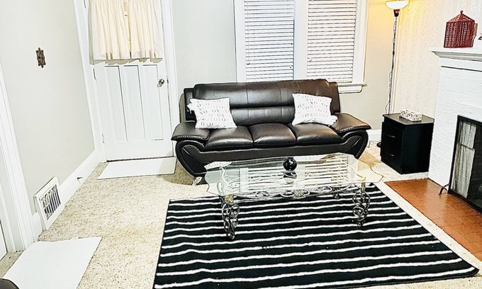 Port Credit House | Treat Yourself Memorable Stay