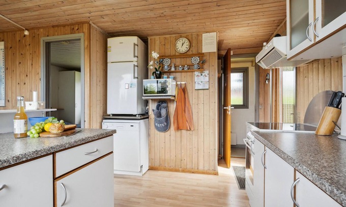 Boeslum House | Treat yourself to some time off in this compact and pleasant vacation home on Snaptun beach.