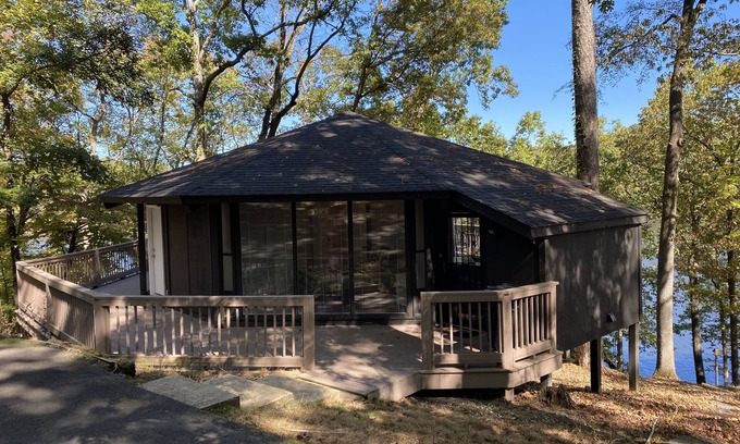 Jones Mills Cabin | Tree House Cabin on Lake Catherine