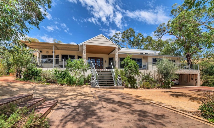 Toodyay Bed & Breakfast | Tree Lodge