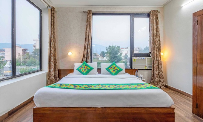 Kuthar Hotel | Treebo Maurice