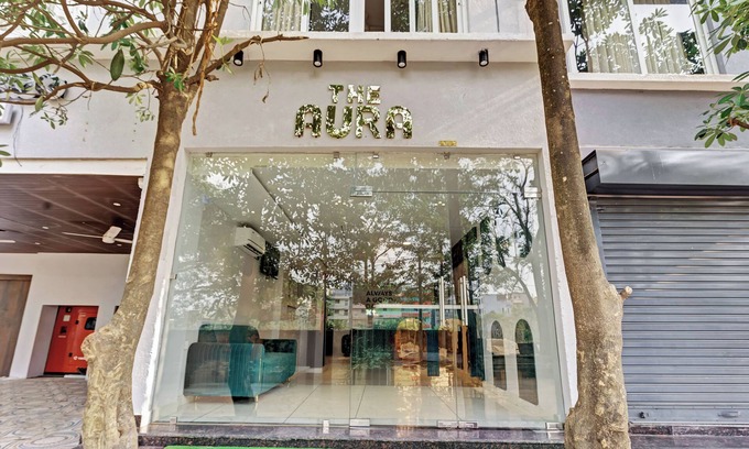 Malad West Hotel | Treebo The Aura