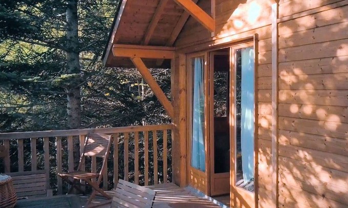 Prats-de-Mollo-la-Preste House | Treehouse 'Cabane Au Milieu De La Foret' with Balcony