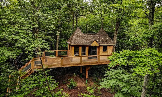 Saint-Faustin-Lac-Carre House | Treehouse #15 (in the forest)