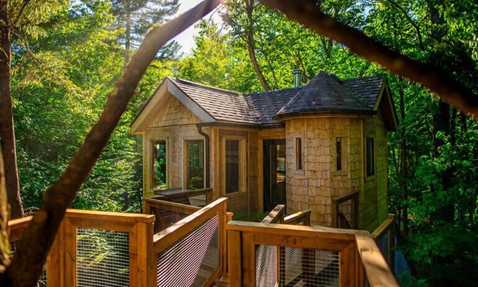 Saint-Faustin-Lac-Carre House | Treehouse #16 (Lakefront)