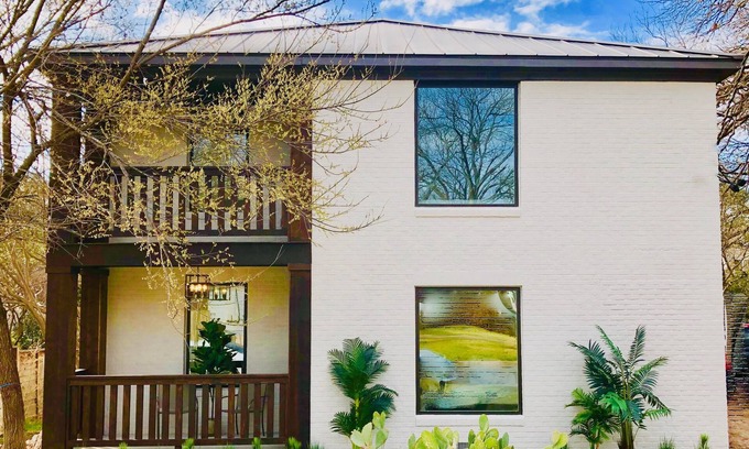 North University House | Treehouse Living near St. Davids Hospital/UT/Capitol