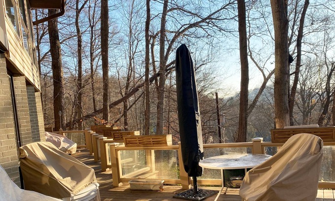 Granville House | Treehouse on the Hill