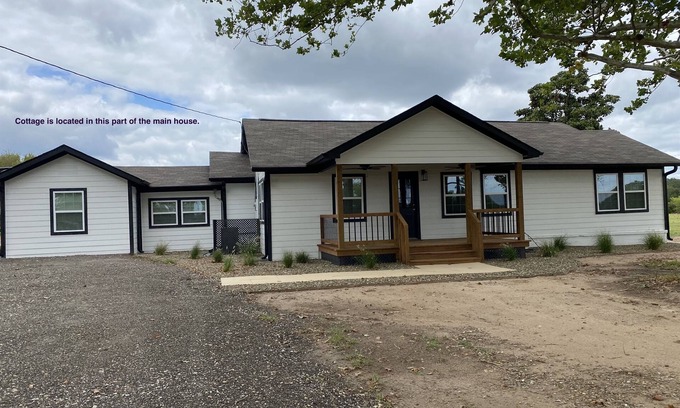 Grand Saline House | Trees and Trades - minutes from Canton Trade Days!