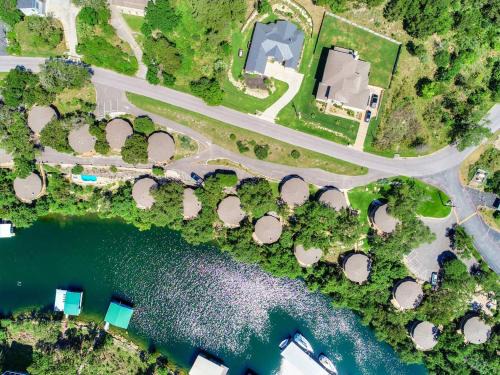 Lakeway House | Treetop Bungalow - Community Pool Hot Tub #18