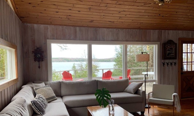 Chandos Lake House | Treetop Retreat - Chandos Lake - Beautiful Kawarthas