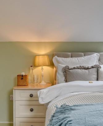 Malmesbury Apartment | Treetops at Cherry Tree Cottage