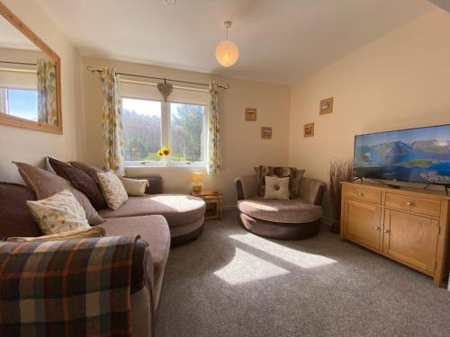 South Galson Apartment | Treetops - Bright 2 Bed Flat - Super Location