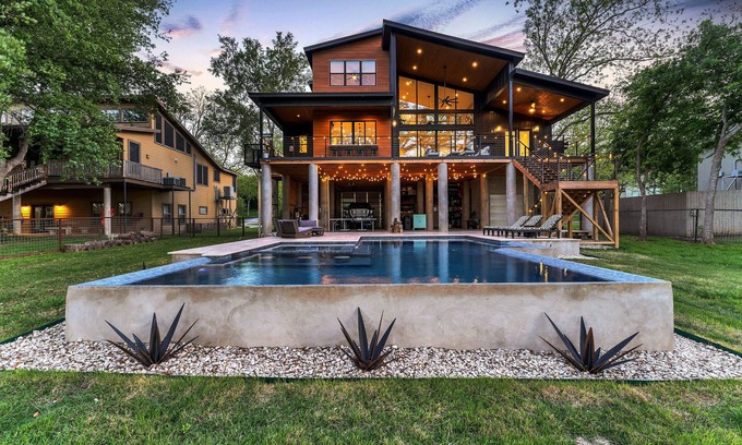 Seguin House | Treetops Lakeside