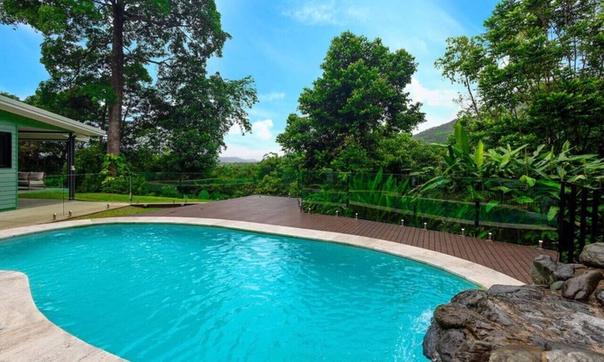 Caravonica House | Treetops Sanctuary 4BR Entertaining Delight - Pool