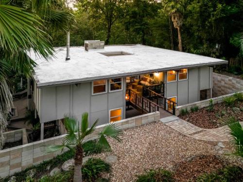 Gainesville House | TreeTops Spacious Architectural Retreat