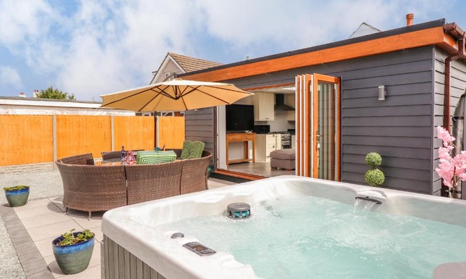 Cemaes Bay House | Trefin