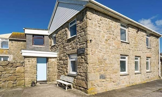 Penzance Cottage | TREGIFFIAN VEAN, pet friendly, country holiday cottage in Sennen Cove