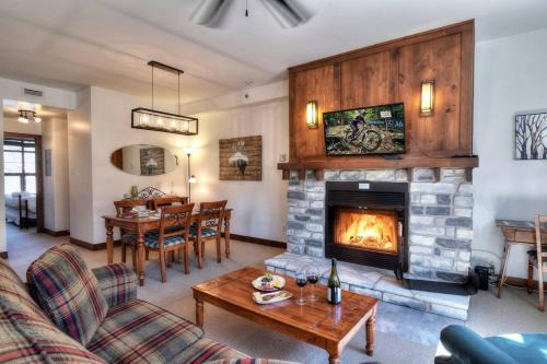 Tremblant-Les-Eaux Ski Chalet | Tremblant-Les-Eaux C2