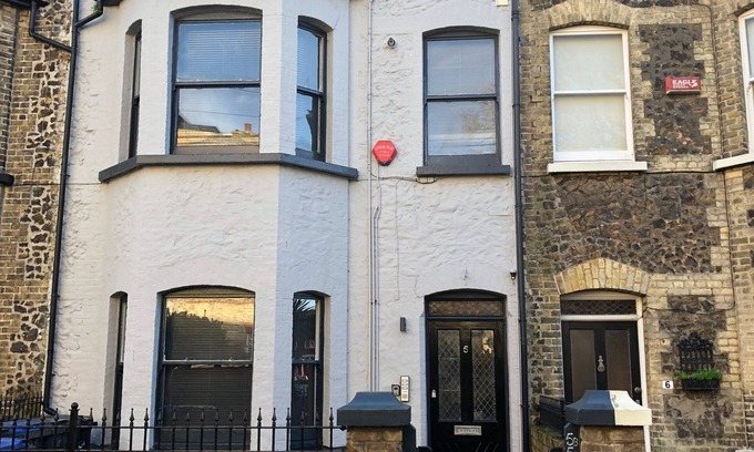 Westgate-on-Sea Apartment | Trendy 3 bed Apartment close to Margate, beach bars and restaurants