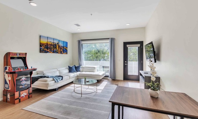 The Gulch Condo | Trendy Apt for 8 in Highly Walkable Neighborhood!