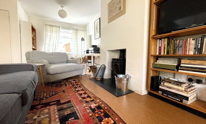 Easton House | Trendy Easton Escape with Parking