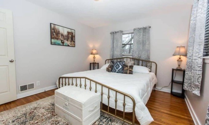 New Castle House | Trendy Home w/Private Backyard - Bham Brickstone