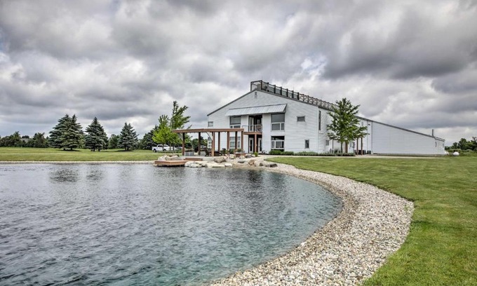 Saint Marys  Allen County Apartment | Trendy New Haven Studio 10 Mi to Fort Wayne!