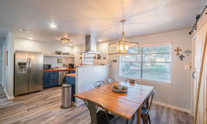 Kingsland House | Trendy Pet-friendly House w/Patio near Lake LBJ