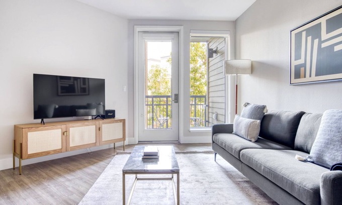 Centennial Apartment | Trendy Redwood City 1BR w/Gym & Pool, 6 mins to Caltrain, by Blueground