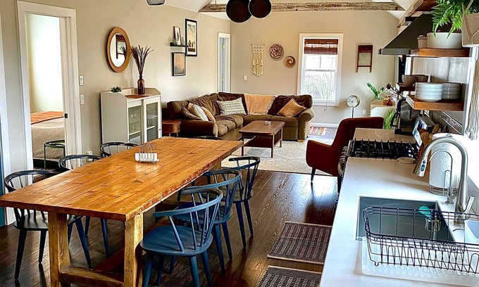 Aquebogue Apartment | Trendy restaurant apartment, near wineries, beaches, farms
